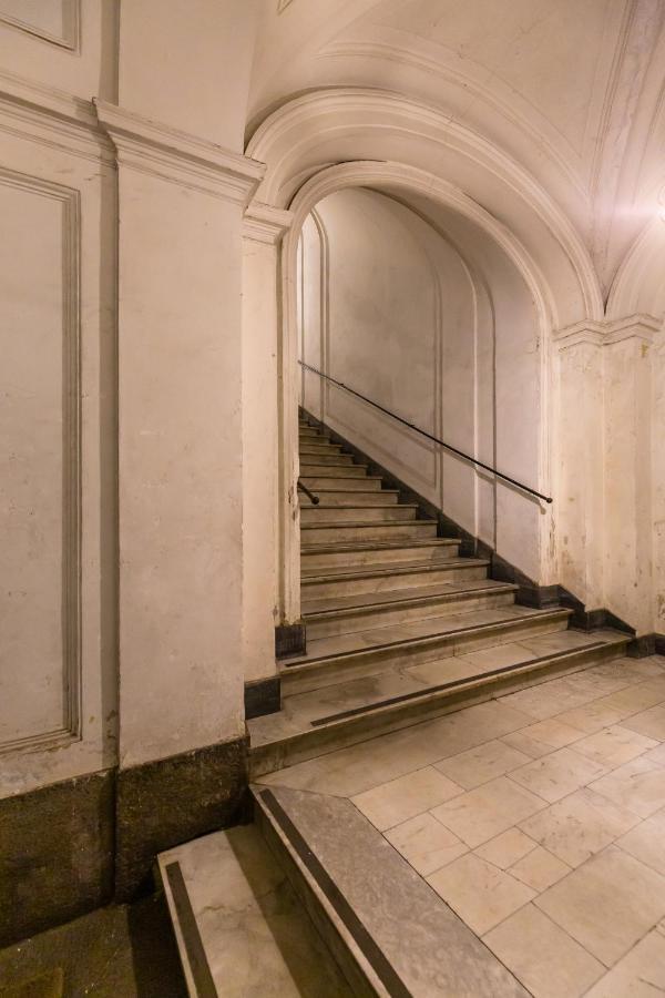 In The Heart Of Nightlife By Wonderful Italy * Neapel